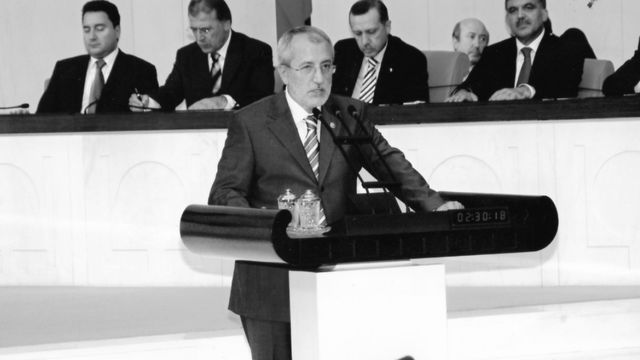 Arslan, 2002-2011 yılları arasında AKP Diyarbakır milletvekili olarak TBMM'ye girdi